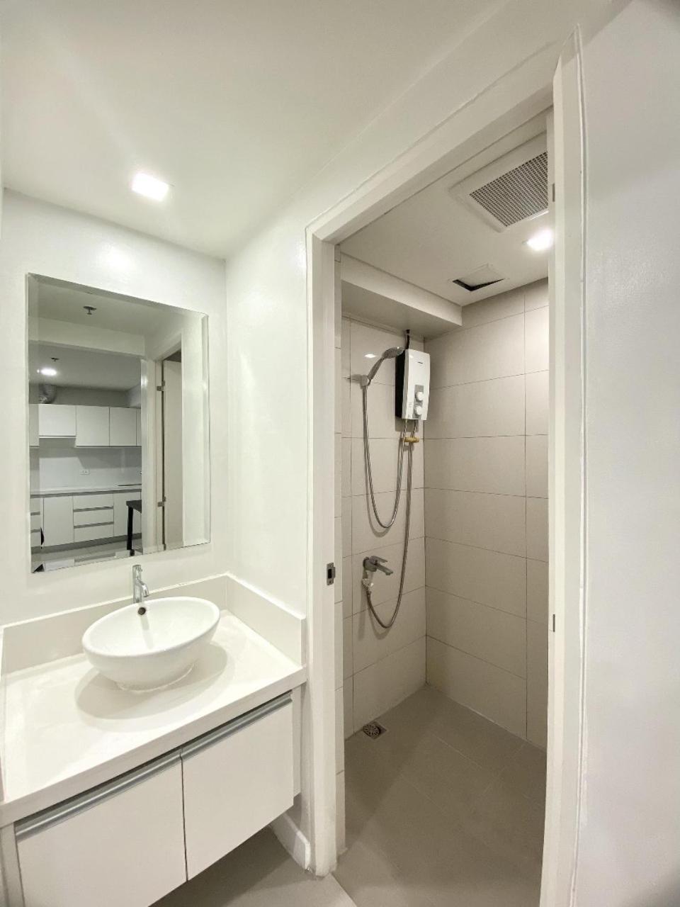 Sapphire Seaview Park Aparthotel Manila Exterior foto